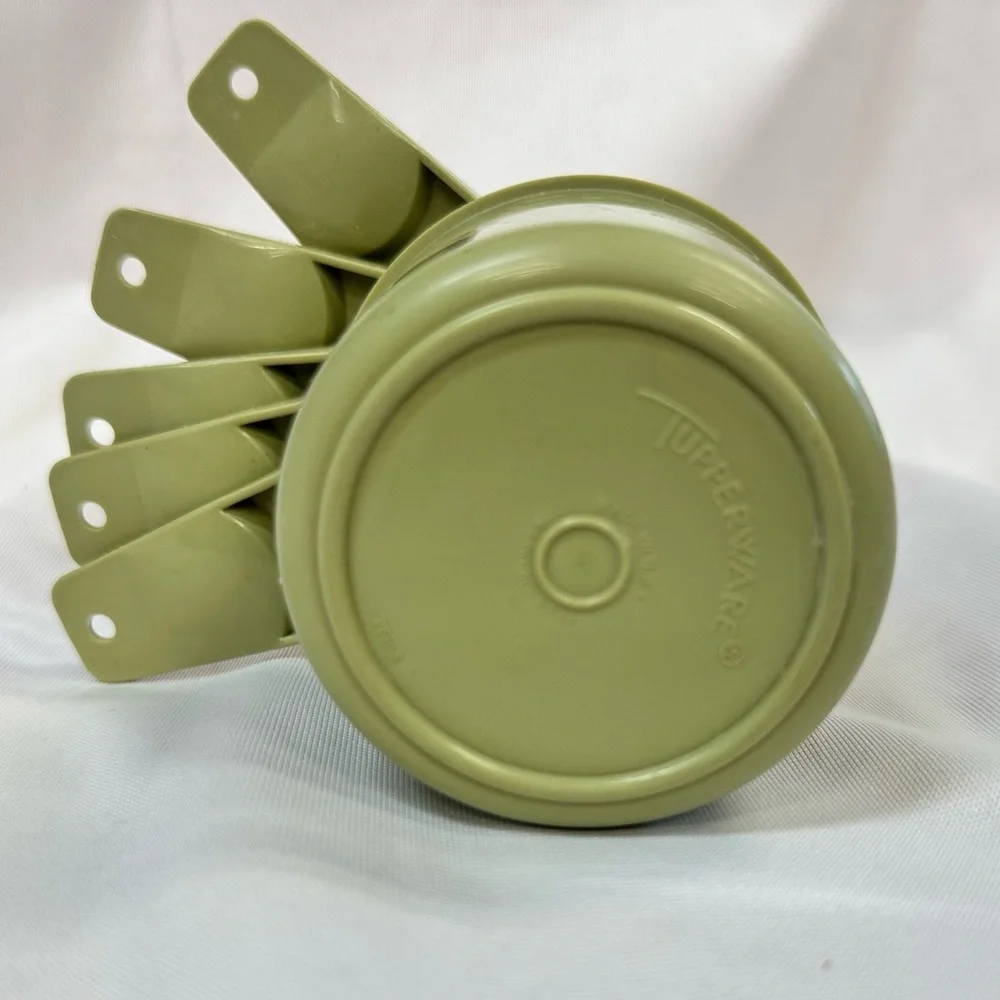 Vintage Tupperware Measuring Cups‎ – Avocado Green – Set of 5 – Nesting